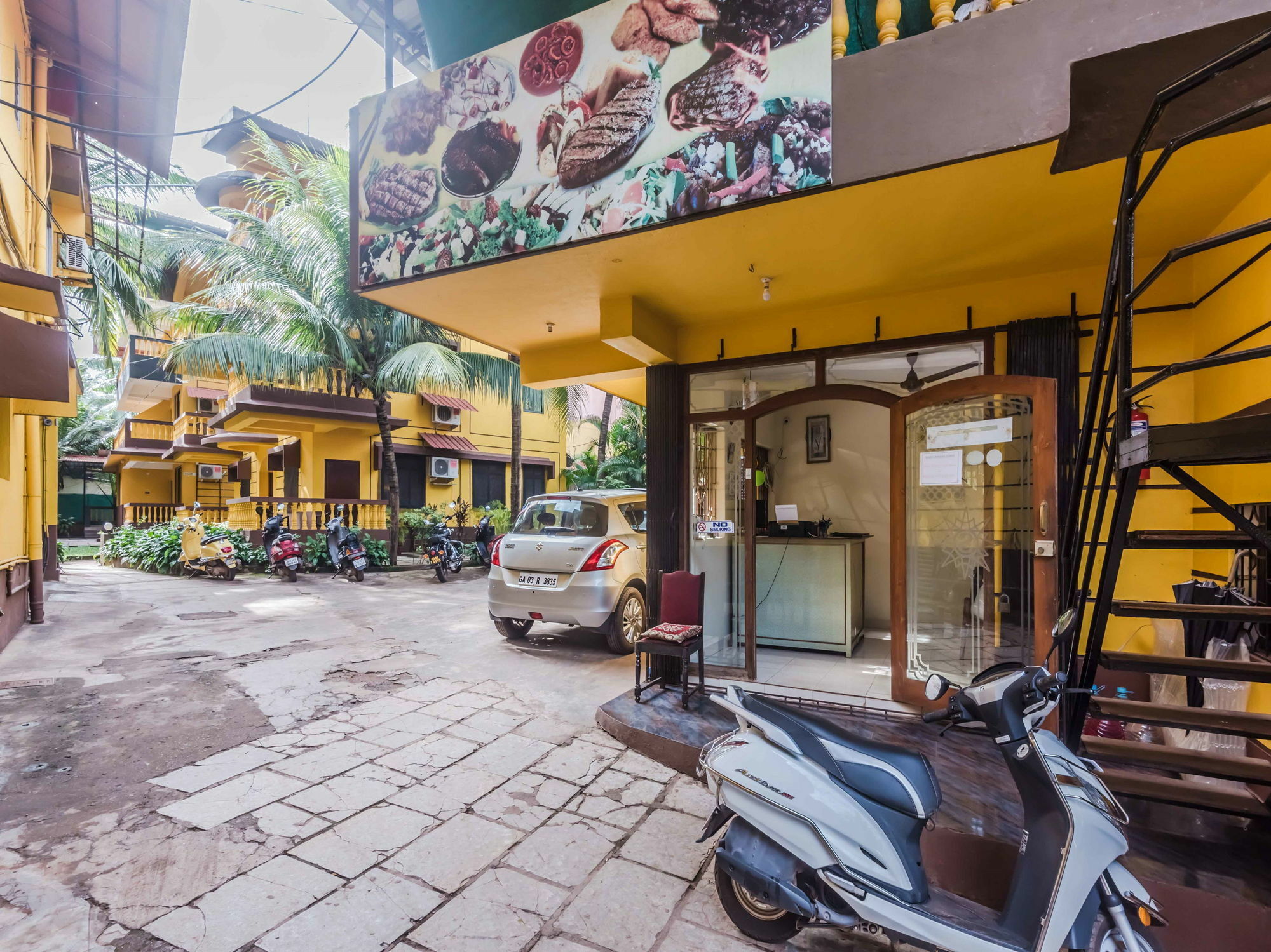 Oyo Stayout Near Cohiba Club 3*