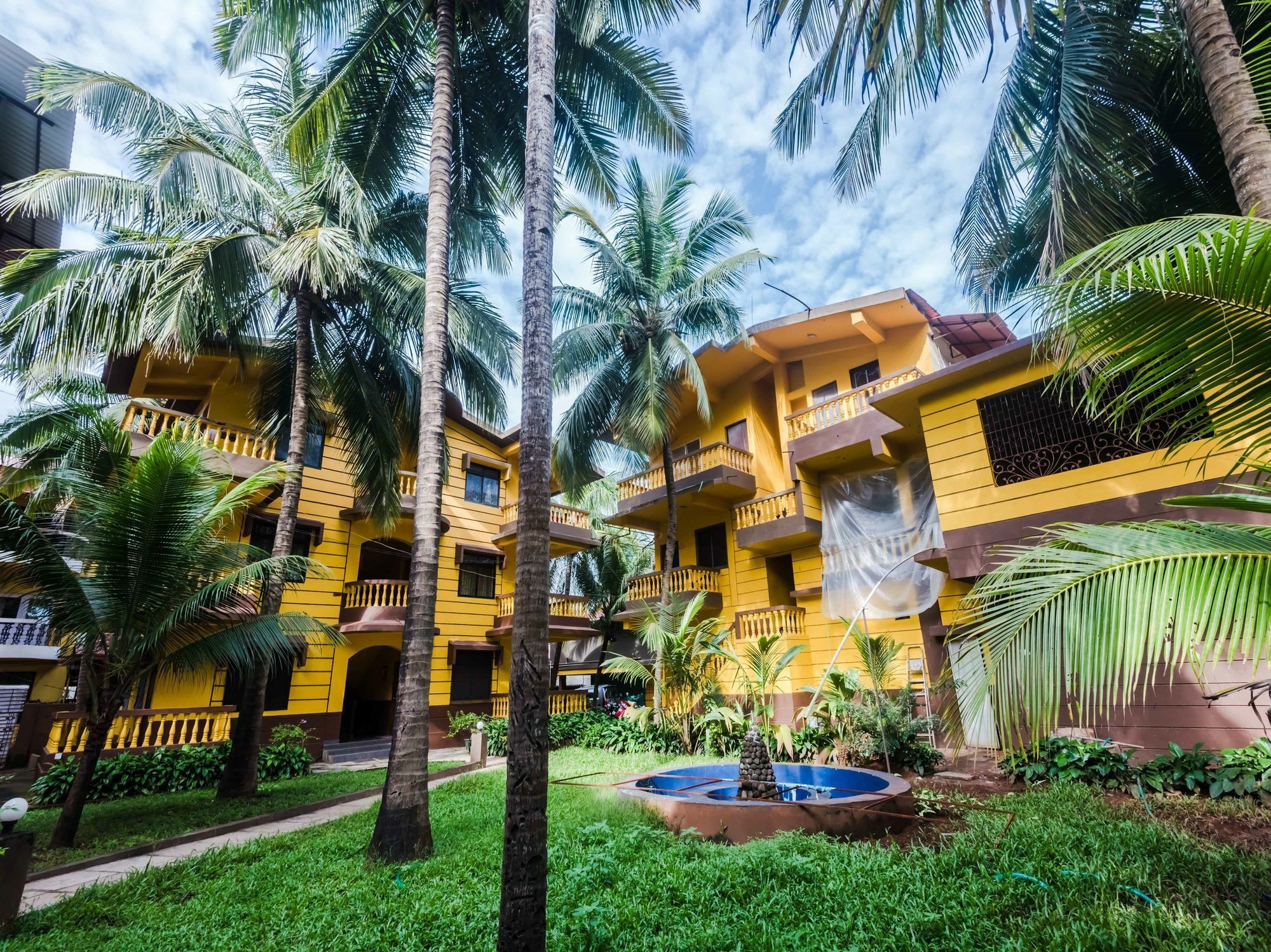 Oyo Stayout Near Cohiba Club Hotel