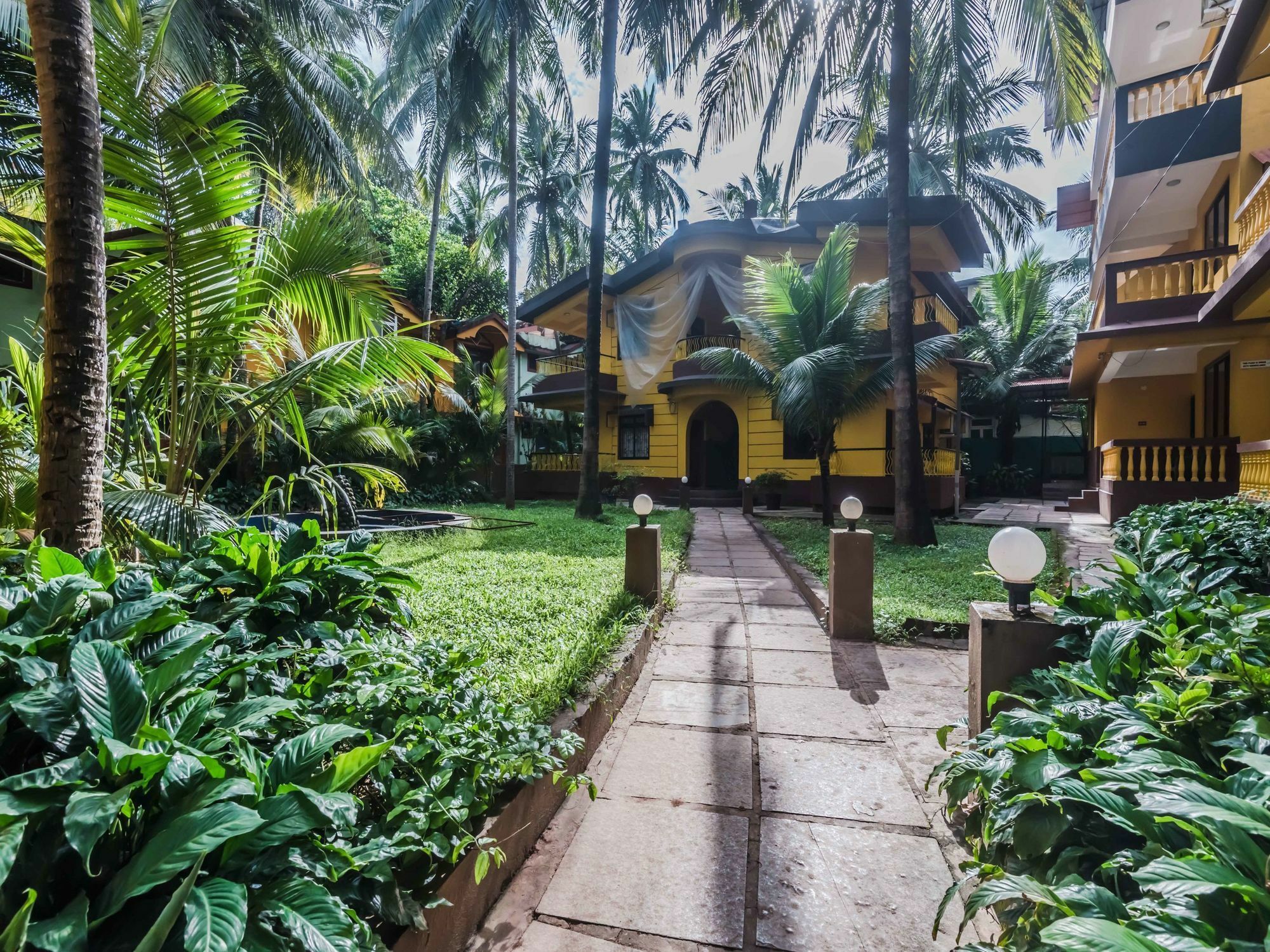 Oyo Stayout Near Cohiba Club Candolim